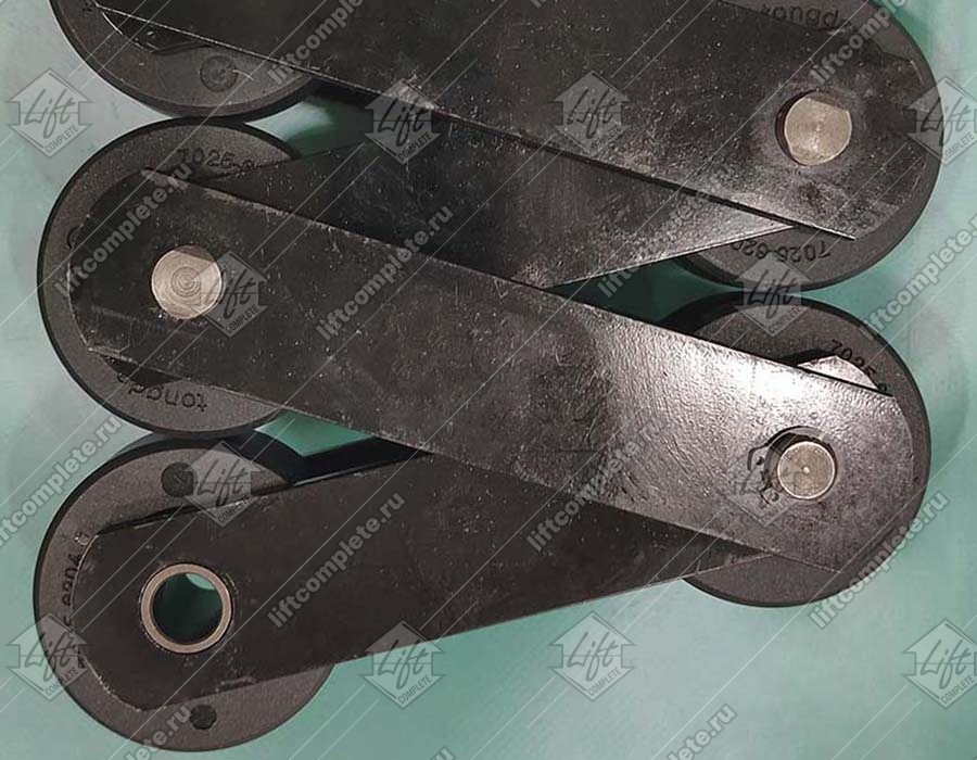 Цепь ступеней эскалатора, ST-133, шаг — 133,33 мм, палец - 84,7x14,63/14,63 мм, пластины - 40x5/40x5 мм, ролик — 70х25 мм, 125 кН (комплект на 12 ступеней)